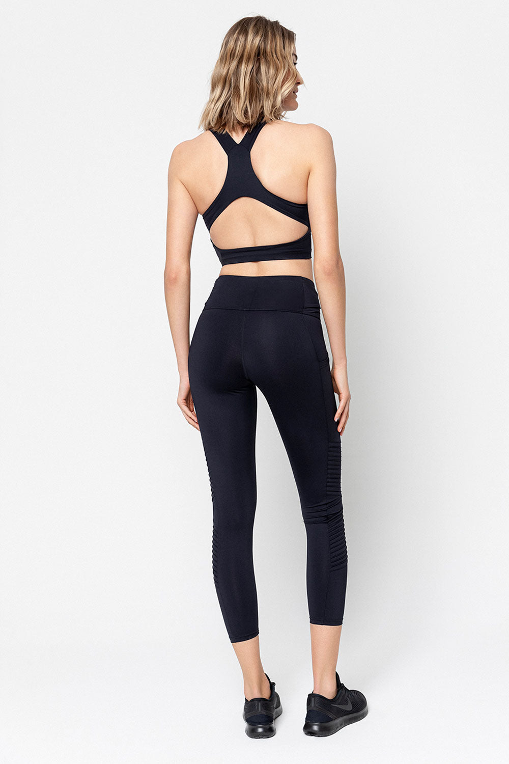 Jetsetter Crop Leggings - #color_black